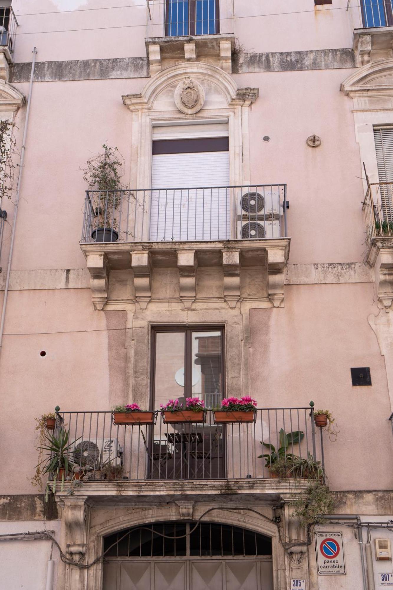 Etna Timeo Central Apartment In Baroque Building CTA Exteriör bild