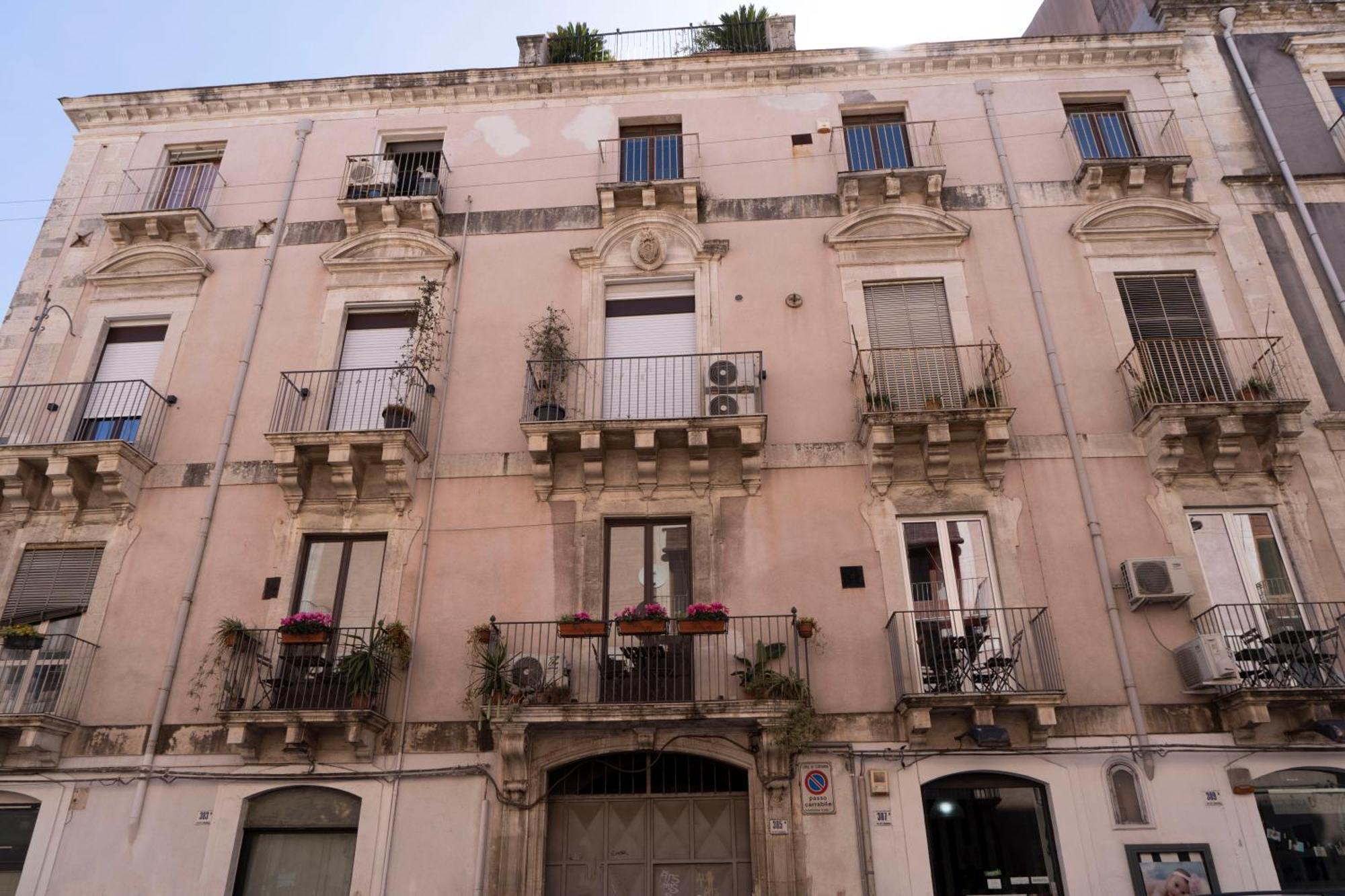 Etna Timeo Central Apartment In Baroque Building CTA Exteriör bild